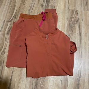 FIGS limited edition terracotta color scrub set.